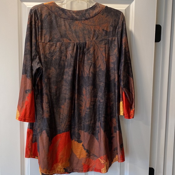 Fall colors tunic in size XL - Picture 2 of 4